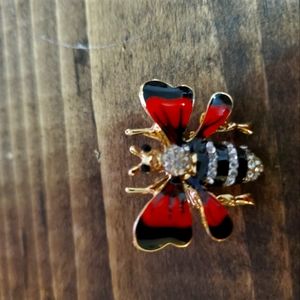 Bee Pin